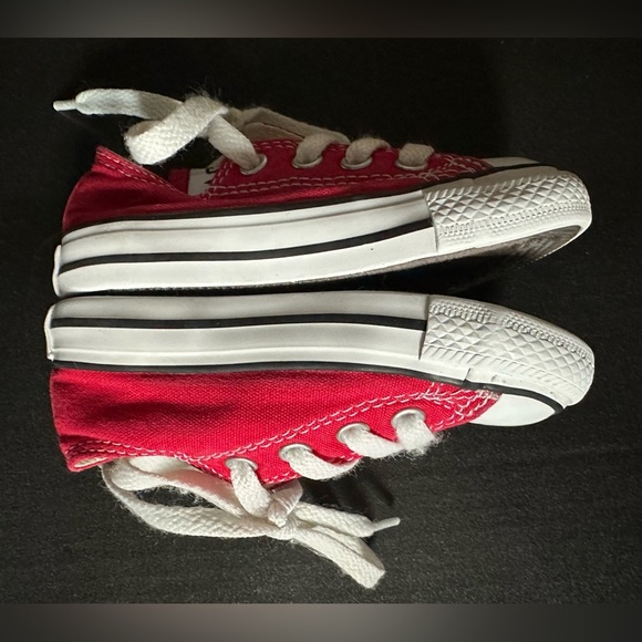 Converse All Star Red & White Size 5.
Kids / Toddler / Baby - Picture 13 of 14